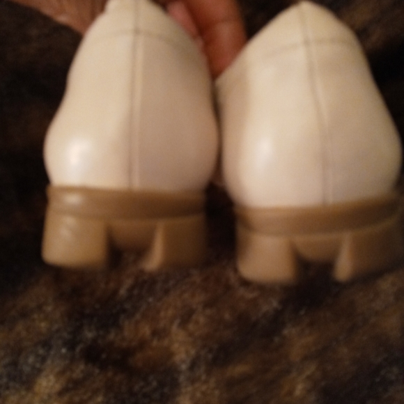 FINAL SALE Woman's shoe - FINAL**** - Picture 3 of 4